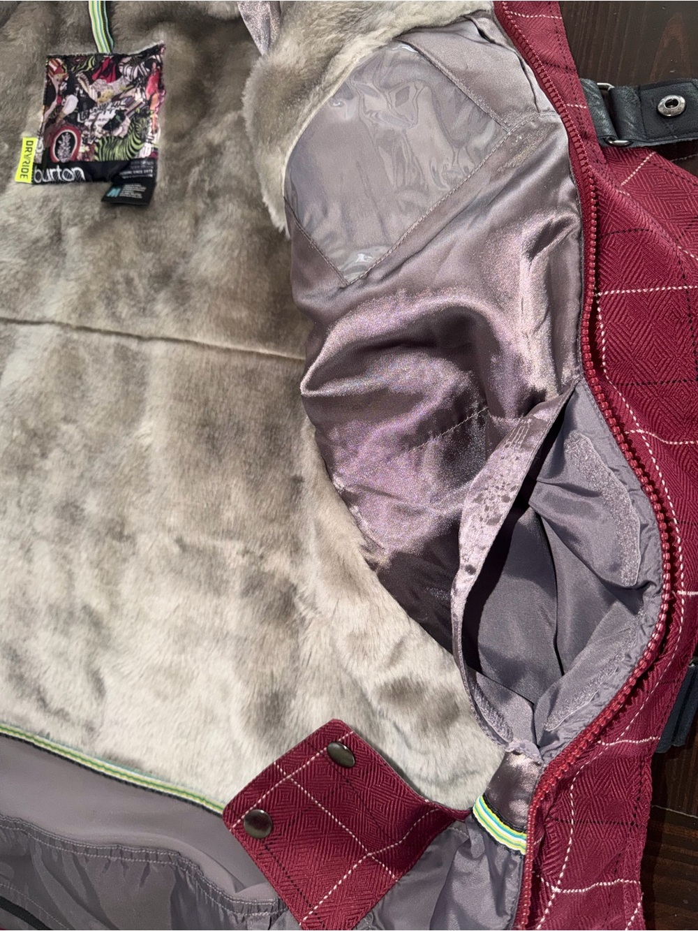 Burton Dryride Dream Maroon Women’s Snowboarding Jacket Medium - Like New - Picture 12 of 14